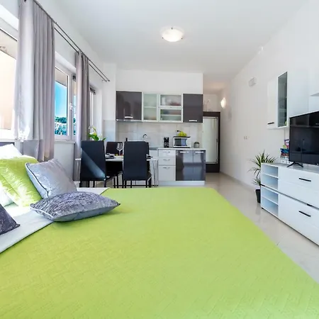 Apartment & - Free Parking *