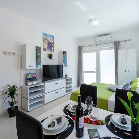 & - Free Parking Appartement *