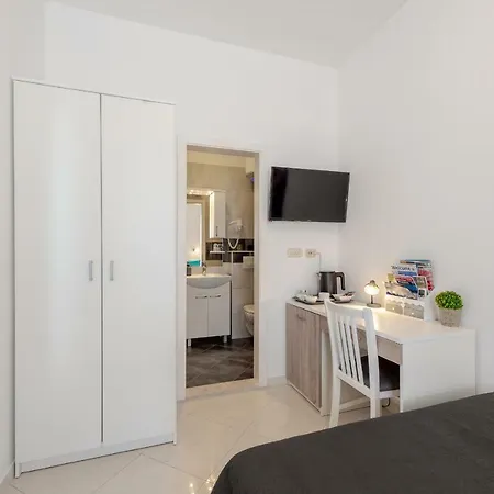 & - Free Parking ドゥブロブニク